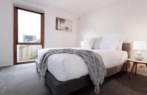 West Launceston House | Thrower Cottage: Gateway to the Cataract Gorge