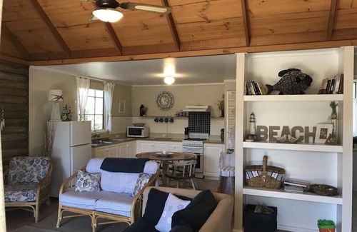 Ocean Grove Cottage | Ti-Tree Village