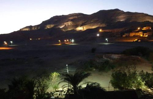 Luxor Apartment | Tibs mountain view