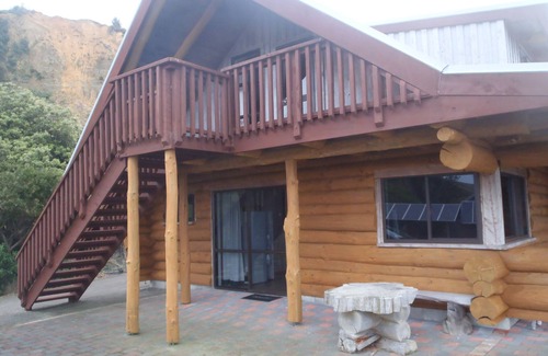 Gisborne Region Apartment | Tidal Waters LogLodge Studio