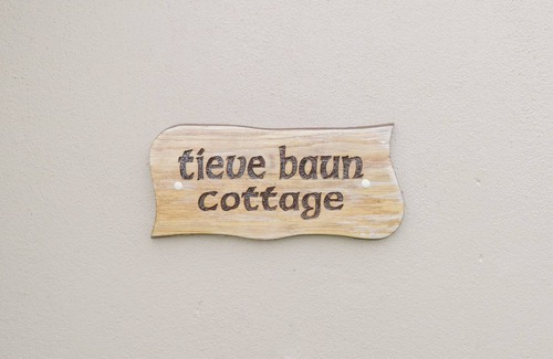 Fivemilebourne Cottage | TIEVE BAUN, country holiday cottage in Kinlough, County Leitrim