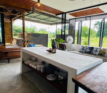 Phon House | Tiki hut rural Thailand