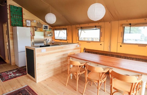 Tywyn Cottage | TILLY BOB LODGE, family friendly, with a garden in Llandudno