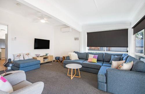 Culburra Beach House | Tillys Retreat I Pet Friendly I 3 Min Walk to Beach