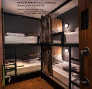 Thanon Phetchaburi Hostel | Timber Hostel