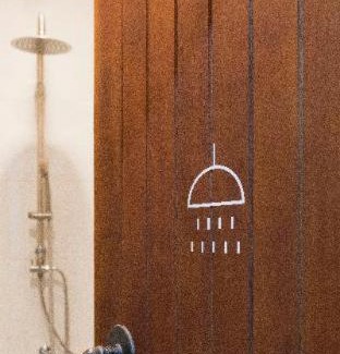 Thanon Phetchaburi Hostel | Timber Hostel