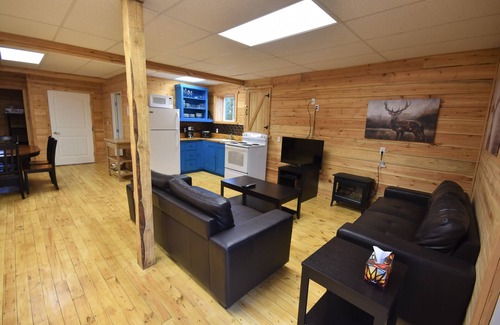 Tisdale Cabin | Timberland Lodges - Tamarac Lodge, lower suite