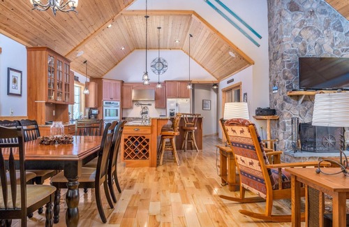 Sunday River Area House | Timberline Lodge | 5 Bed, 4.5 Bath