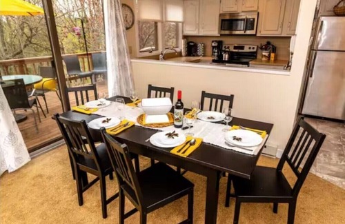 The Galena Territory House | Time for Fall Fun! 2 Decks, Gas Grill & Walk 2 Plum Cove Park on Lake Galena!