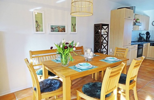 Wormshoft House | Time out - terrace, garden furniture, shower room, fireplace, washing machine, parking space