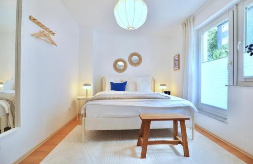 Gemarkung Barmen Apartment | TIMELESS APARTMENT: FREE PARKING + BALCONY