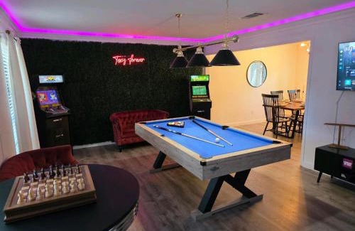 The Hermitage House | Timeless-Texas-Inn - Heated Pool Oasis & Lux Vibe