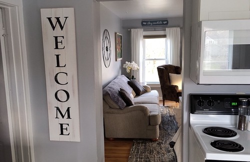 Manitowoc Apartment | Tina's bungalow
