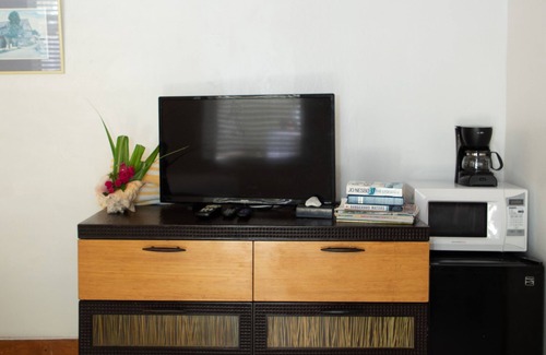 Dunmore Town Hotel | Tingum Village Hotel