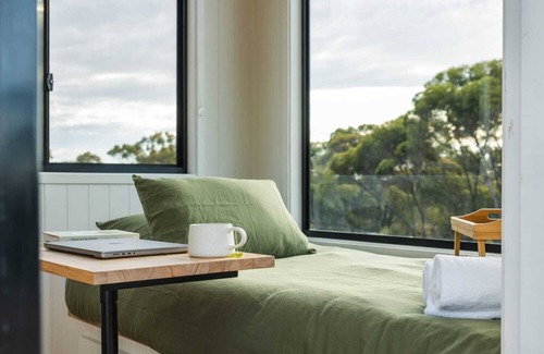 Woodvale Cabin | Tiny Eli Summary: Dri