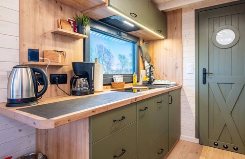 Hagen im Bremischen House | Tiny Home 'Ingo John' with Sea View, Wi-Fi and Air Conditioning