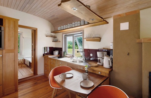 Satow House | Tiny Home 'Ria' with Private Terrace, Private Garden and Wi-Fi