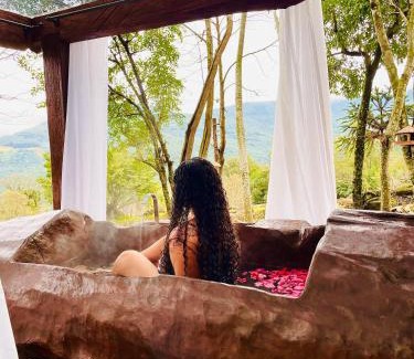 Caraa Cabin | Tiny House Guabiroba - ofurô de água termal - Trilha do Mato