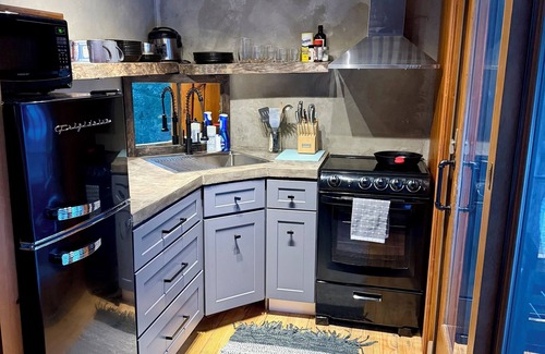 Clymer House | Tiny House with a Twist - 8 min to Peek n' Peak Ski Resort - Dog Friendly!