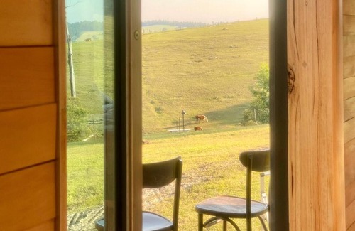 Sarsfield House | Tiny house with a view!nA cosy place to stay while exploring East Gippsland