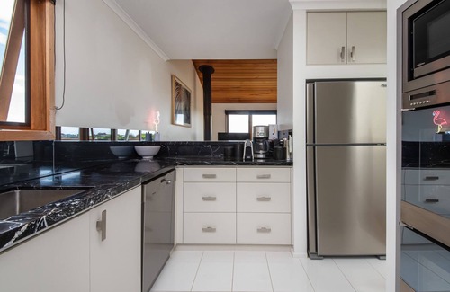 Cape Schanck Villa | TJ's Tree House with Ocean Views