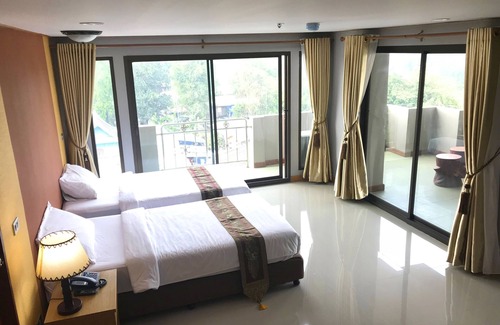 Nakhon Luang Hotel | Toh Buk Seng Riverside