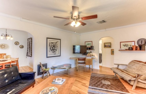Blenman-Elm House | Tohono O'odham House: historic adobe close to UAZ with fire pit and more!