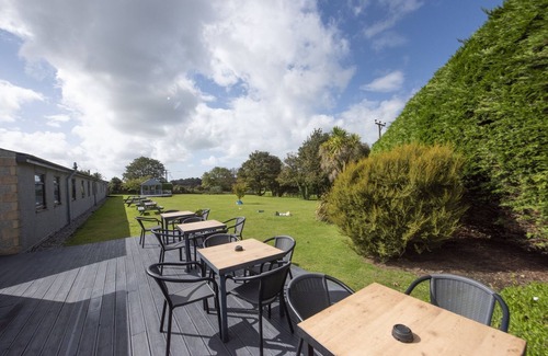 Redruth Cottage | Tolgus King Room - 3 - a hotel room that sleeps 2 guests in 1 bedroom