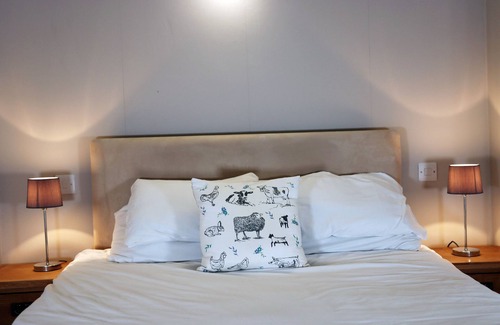 Croxton Kerrial Bed & Breakfast | Tollemache Arms