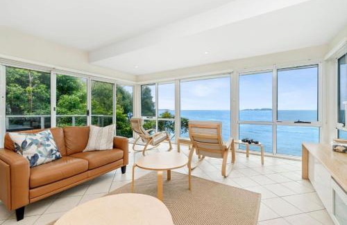 Denhams Beach House | Tollgate Beach House managed by Batemans Bay Accom