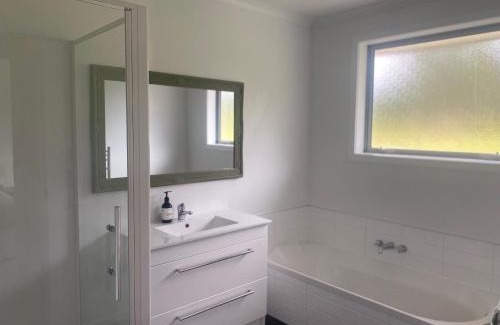 Southland District House | Tomogalak Lodge