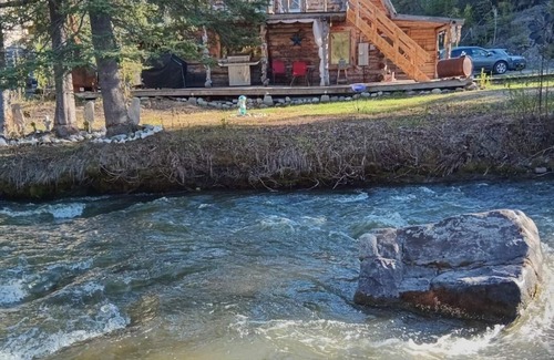 Copper Center Cabin | Tonsina Creek Whippers Lodge