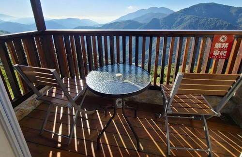 Ren'ai Bed & Breakfast | Top Cloud Villa