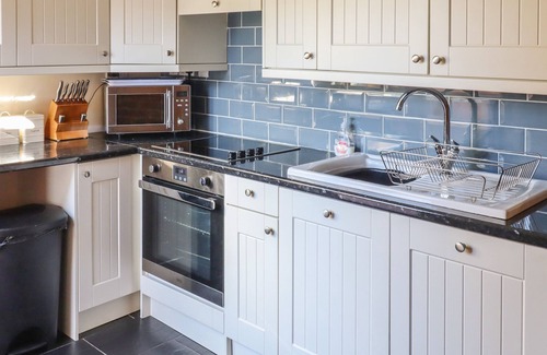 Felton Cottage | TOP FARM COTTAGE, pet friendly, character holiday cottage in Knockin