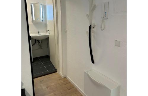 Alt-Muhlburg Apartment | Top-Floor Hideaway for Two in Karlsruhe-Mühlburg - APOLONIAliving - Apt3