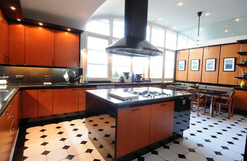 Braunsfeld Villa | Top Luxus No1 in Köln: " Paladio Villa"- Penthouse 500 qm 8 Personen