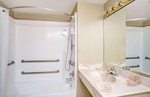 Topaz Lake Hotel | Topaz Lodge