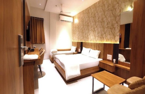 Dhule Hotel | Topline Foods Resort