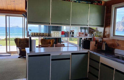 Taupo Bay House | Totally Beachin' Taupo Bay