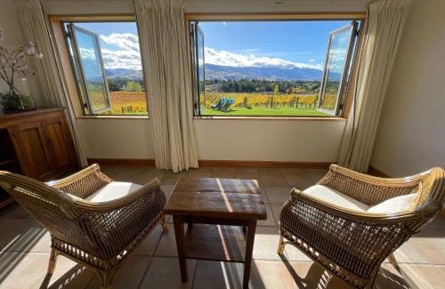 Lowburn House | Towan House at Carrick Winery