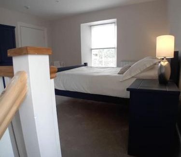 Mountmellick Apartment | Town Centre Luxury Retreat