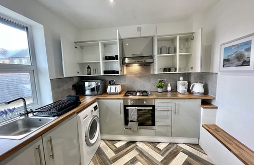 Porthcawl Apartment | Town Centre, Very Close to Sea & Restaurants. X2 King Size Beds