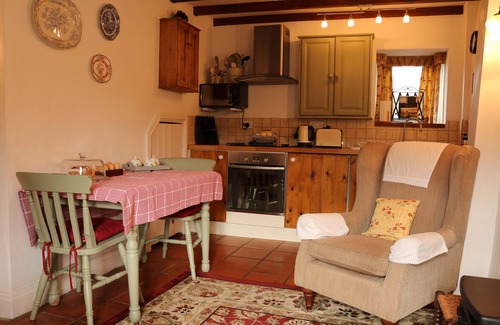 Sheldon House | Townend Holiday Cottage - Cosy Countryside Retreat