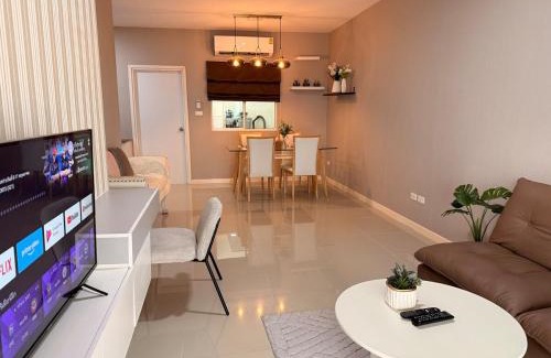 Pruksa Ville Lanna House | Townhome 3BR 2baths near Airport and Old town