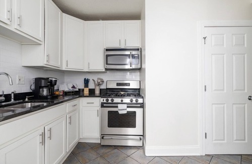 Near East Columbus House | Townhome|Backyard|Patio|NCH