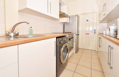 Crewe House | Townhouse @ 178 Ruskin Road Crewe - Superior Double Ensuite With TV