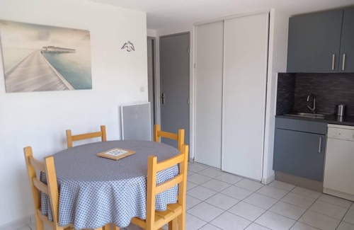 Sainte-Marie-la-Mer House | Townhouse with terrace, 6min walk to the beach
