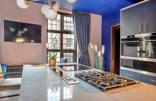 Nottingham City Centre House | Townhouse in Nottingham with Rooftop Hot Tub