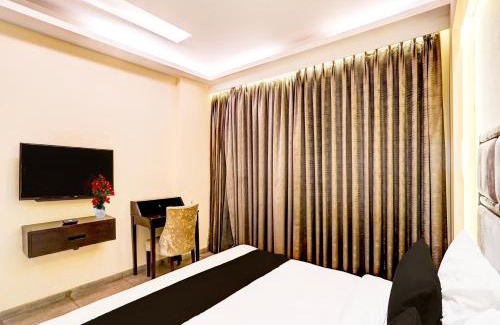 Pitampura Hotel | Townhouse Pitampura West Enclave
