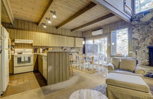 North Conway House | Townhouses near the White Mountains Perfect for Large Groups